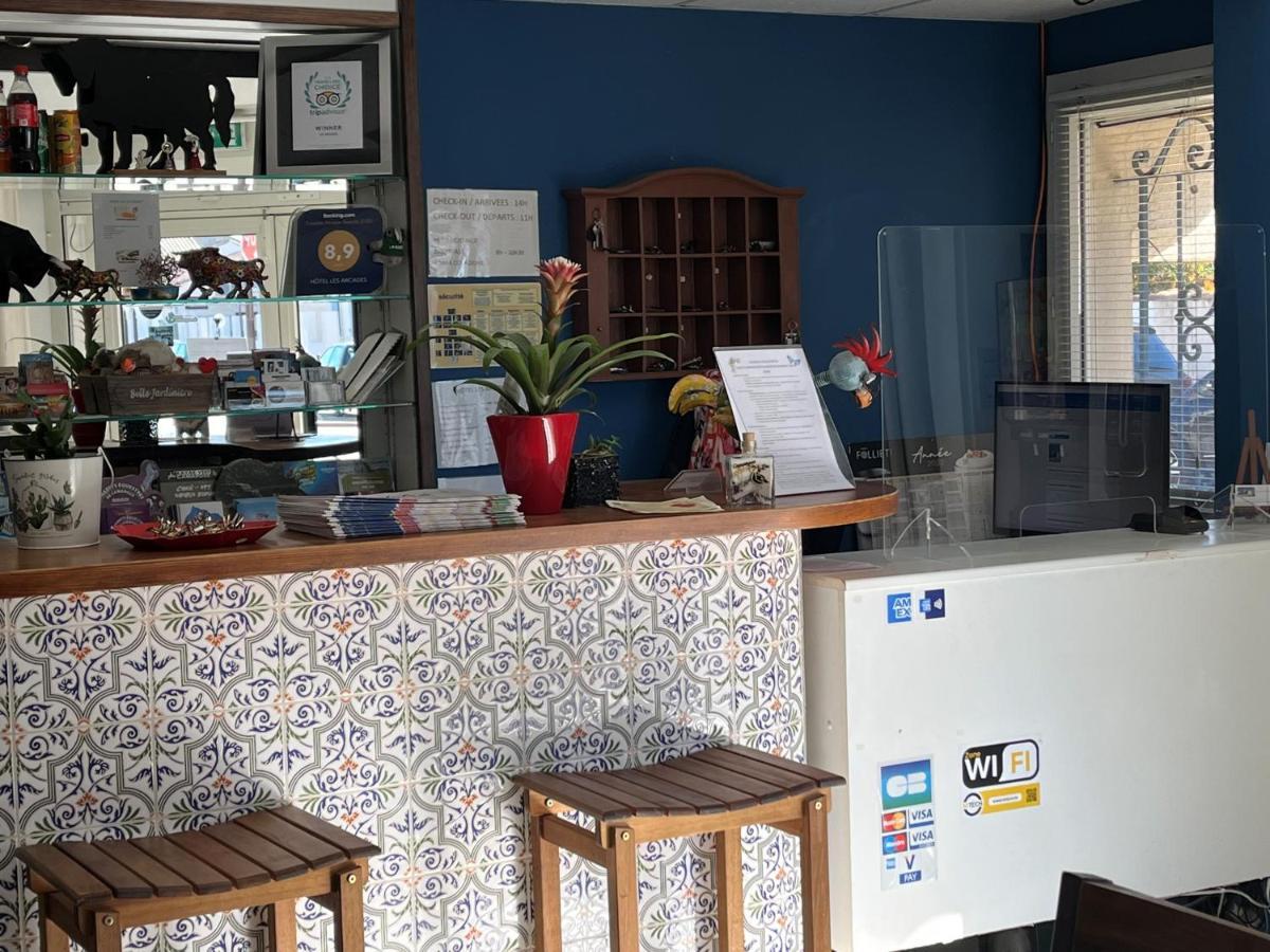 Hotel Les Arcades Saintes-Maries-de-la-Mer Buitenkant foto