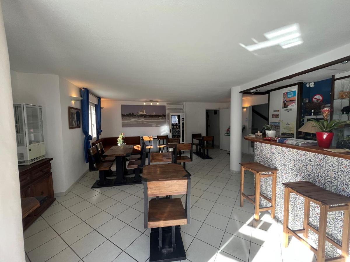Hotel Les Arcades Saintes-Maries-de-la-Mer Buitenkant foto