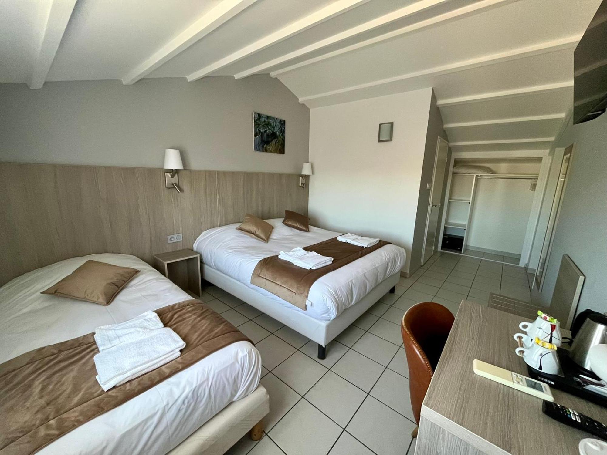 Hotel Les Arcades Saintes-Maries-de-la-Mer Buitenkant foto