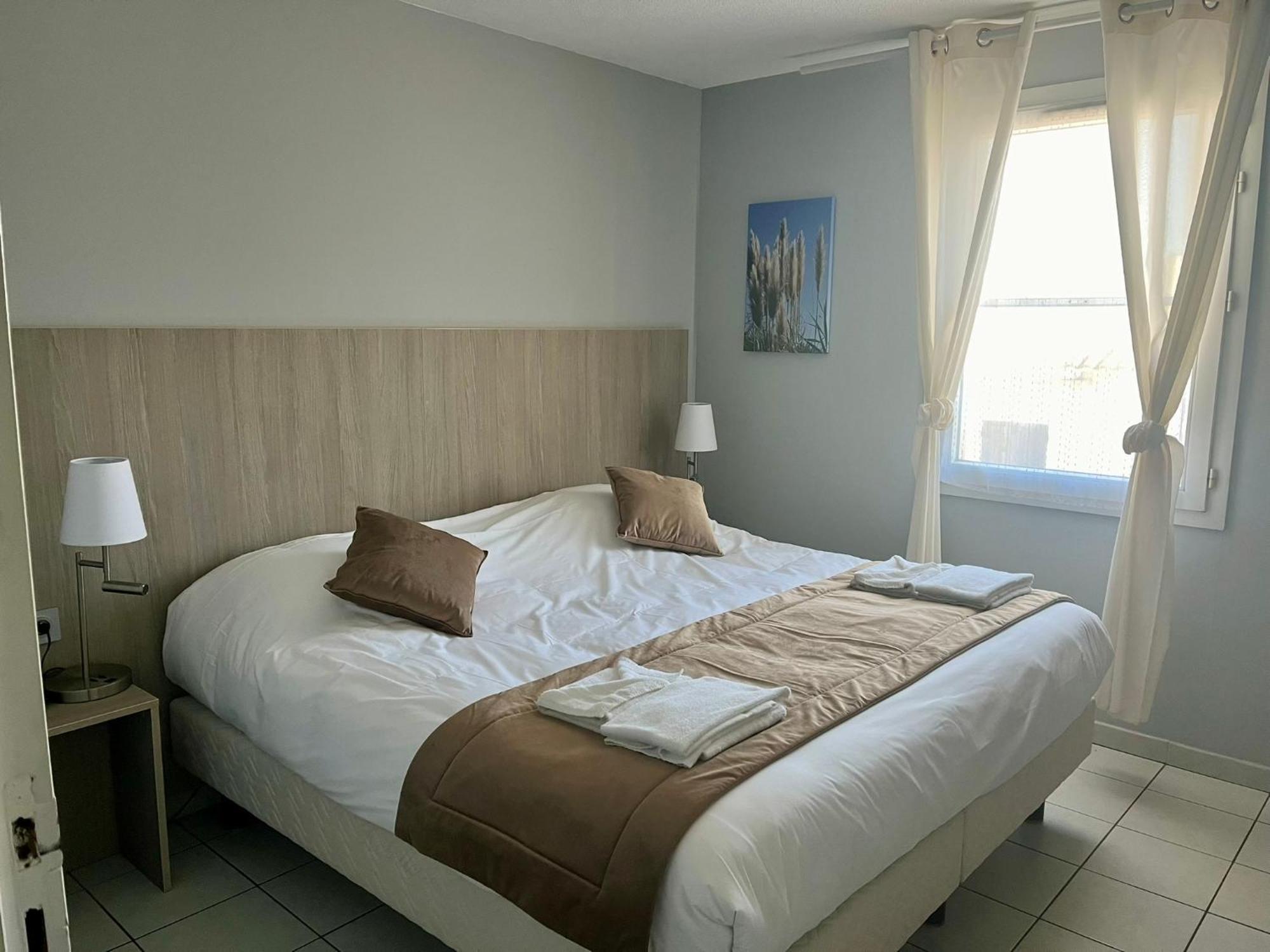 Hotel Les Arcades Saintes-Maries-de-la-Mer Buitenkant foto