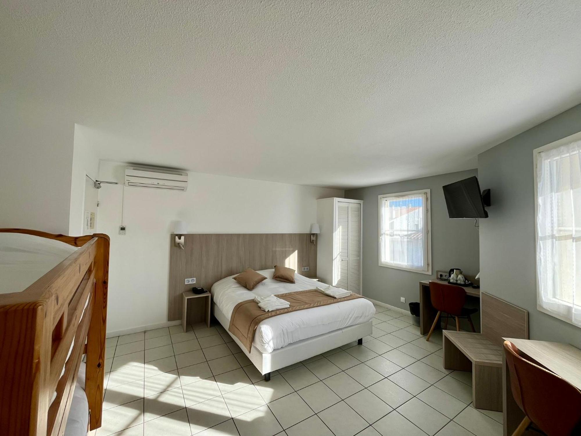 Hotel Les Arcades Saintes-Maries-de-la-Mer Buitenkant foto