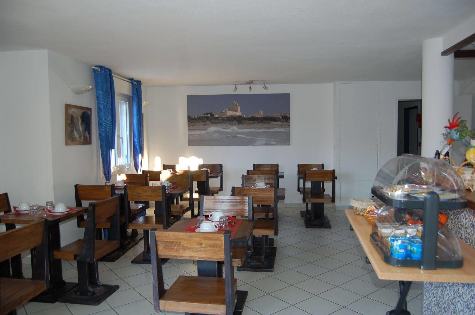 Hotel Les Arcades Saintes-Maries-de-la-Mer Buitenkant foto