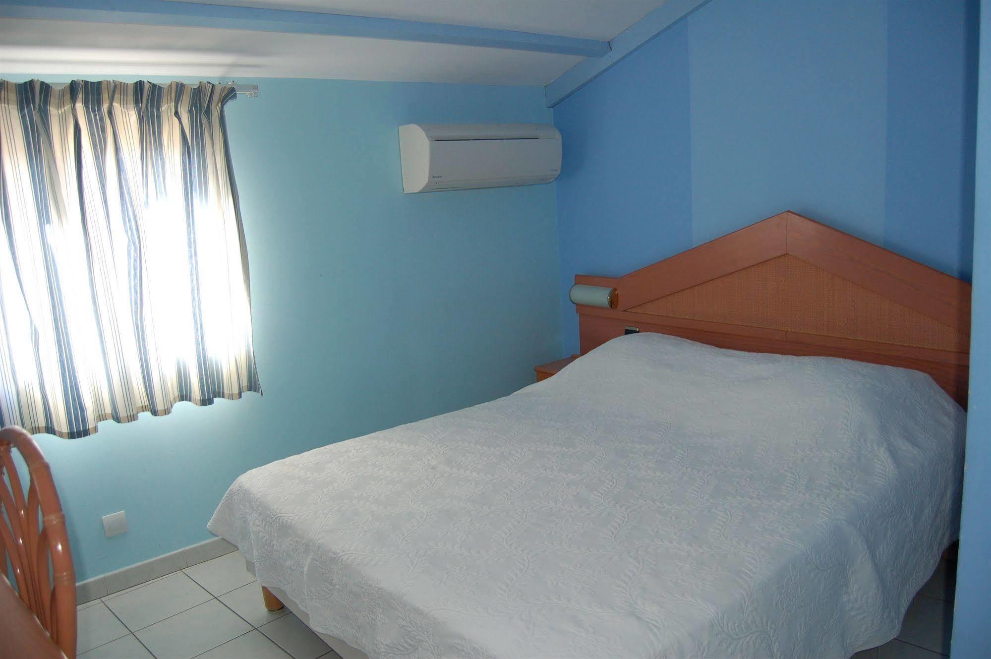 Hotel Les Arcades Saintes-Maries-de-la-Mer Buitenkant foto
