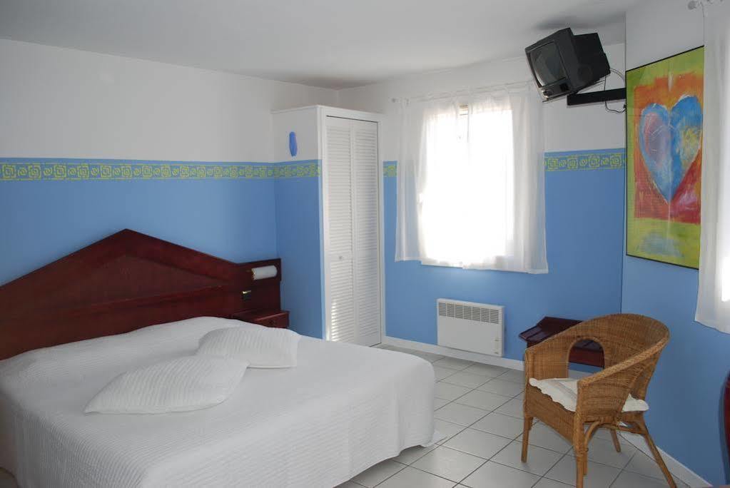 Hotel Les Arcades Saintes-Maries-de-la-Mer Buitenkant foto
